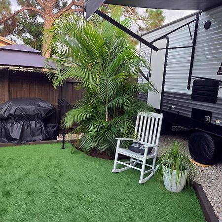 Hotel Cozy Caravan In Wonderful Fort Myers Exterior foto